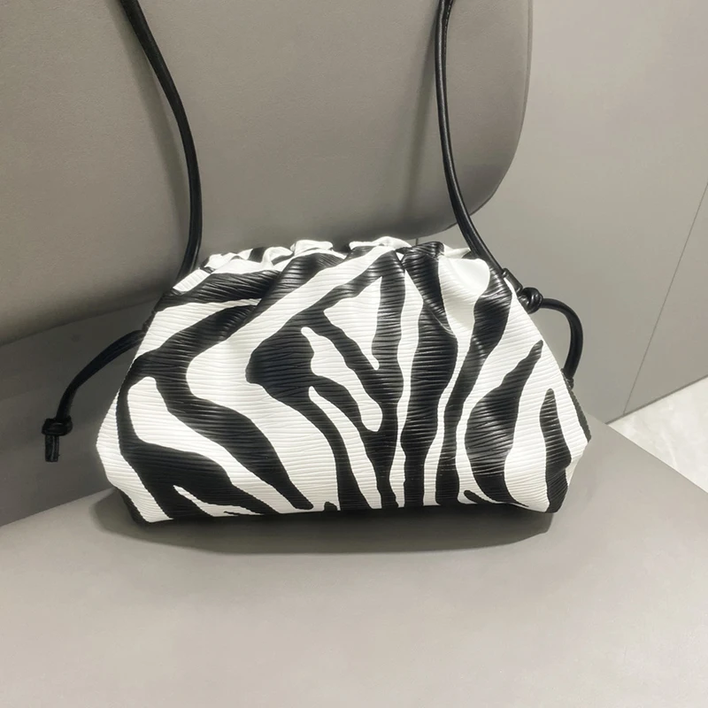 Fashion Zebra Print Pouch, Wom - Luxury Bags Consignment recension och pris