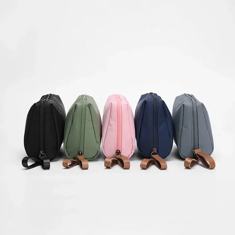 New Simple Women Cosmetic Bag  - Luxury Bags Consignment recension och pris