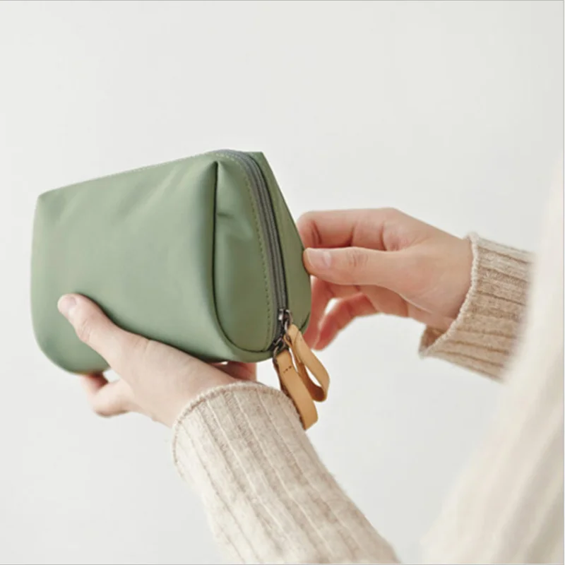 New Simple Women Cosmetic Bag  - Luxury Bags Consignment recension och pris