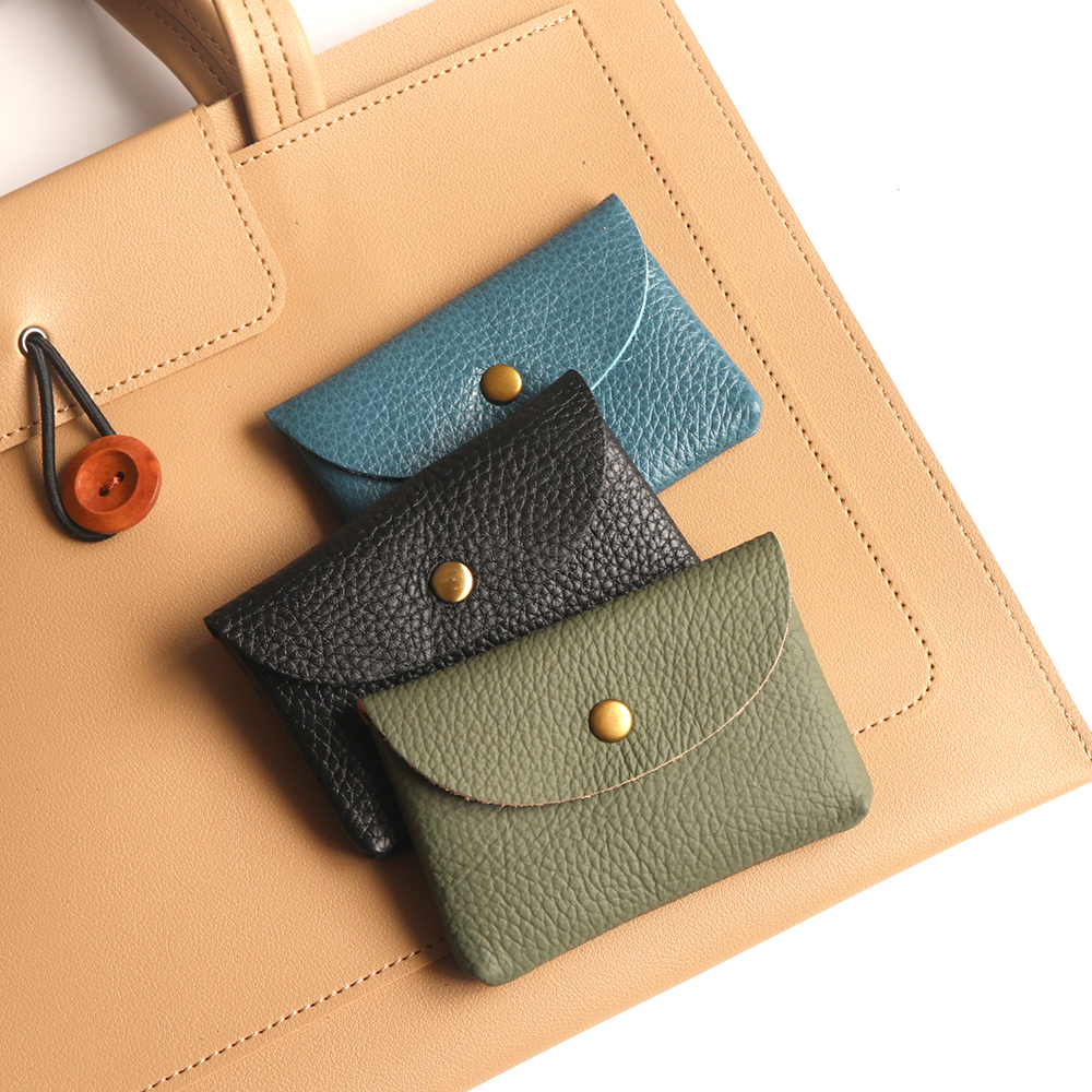 Custom Letters Small Card Hold - Luxury Bags Consignment recension och pris