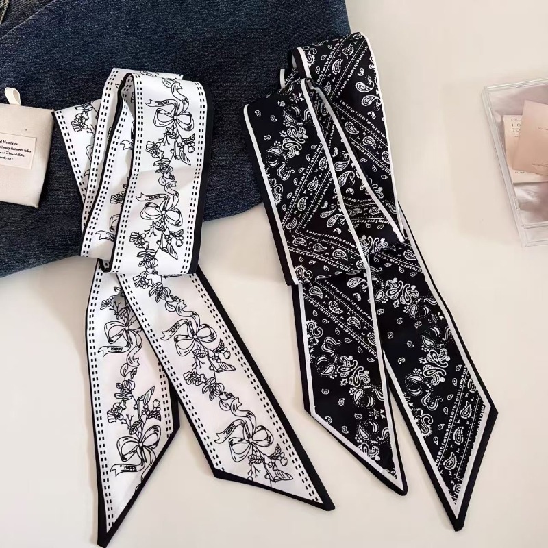 Black White Double Sided Paisl - Luxury Bags White recension och pris