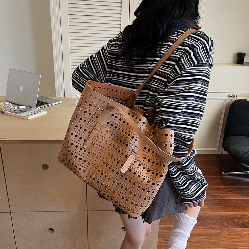 Large Size Shoulder Tote Bags  - Luxury Bags Consignment recension och pris