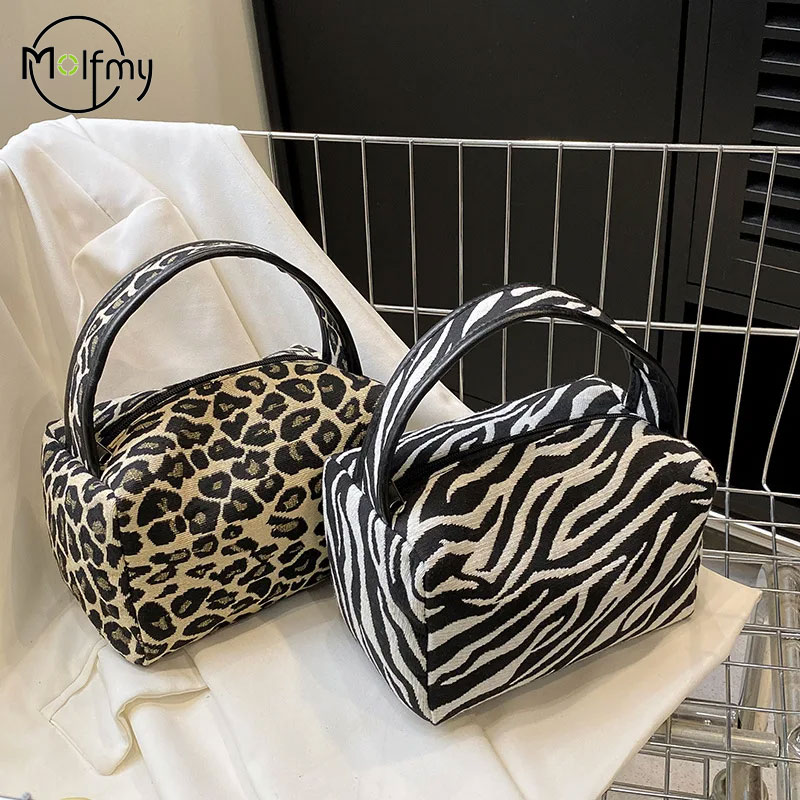 Leopard Makeup Bag Luxury  Lar - Luxury Bags Consignment recension och pris